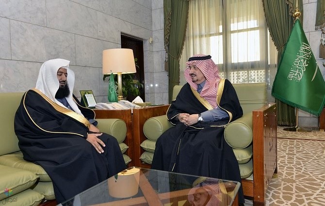 أمير الرياض يستقبل مدير هيئة الأمر بالمعروف