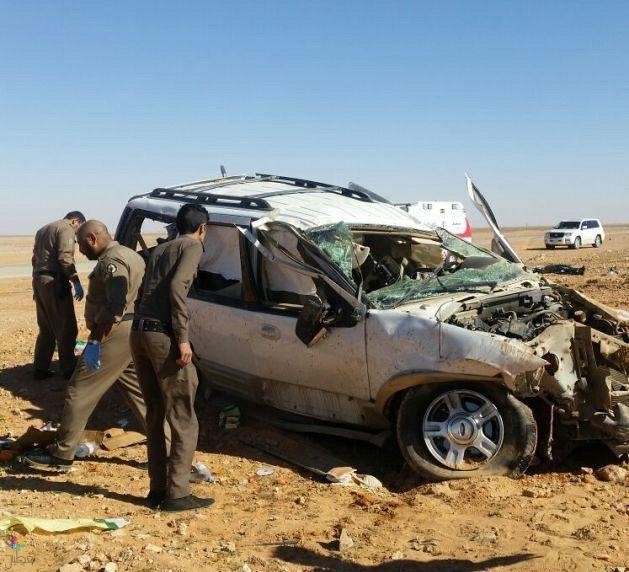انقلاب سيارة: وفاة وإصابات في عائلة