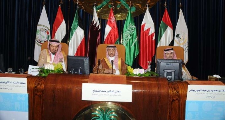 تعزيز حقوق المريض: وزير الصحة يطالب بلجنة