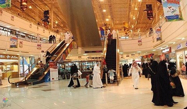 إغلاق المحلات 9 مساء: قرار رسمي قادم!