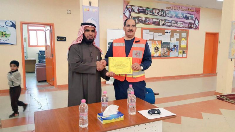 الهلال الأحمر يدرب اشبال سكاكا