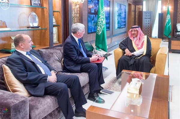 ولي العهد يلتقي وزير الدفاع البريطاني