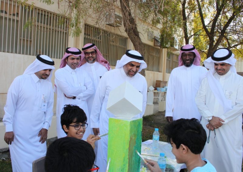 مدارس شرق الدمام تتنافس على رسم المجسمات الخشبية