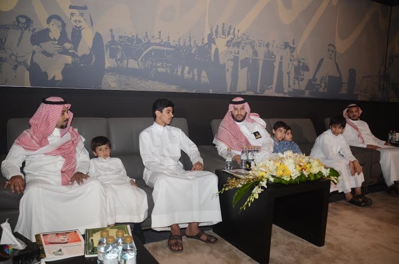 الأمير تركي بن محمد يكرم أسر الشهداء