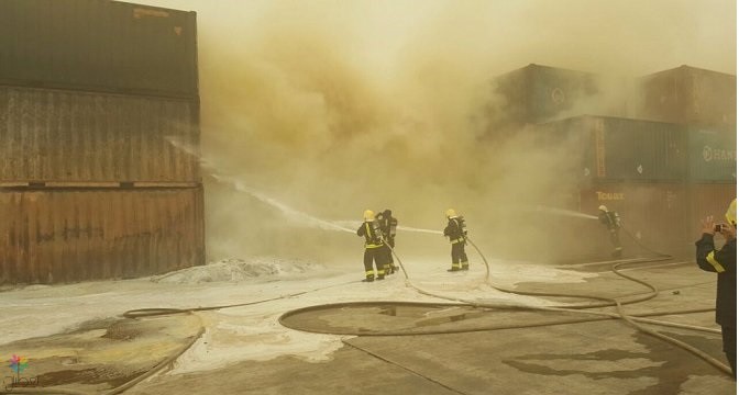 حريق ميناء جدة: تطورات وأسباب