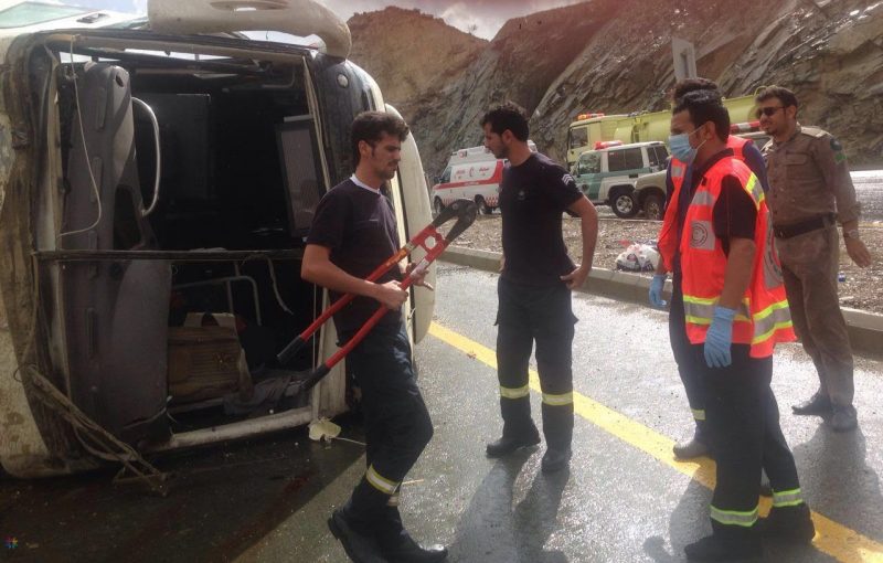 انقلاب حافلة بالباحة: تفاصيل الحادث