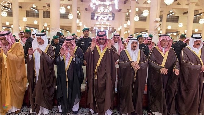صلاة الميت على الأميرة سارة بنت سعود الكبير