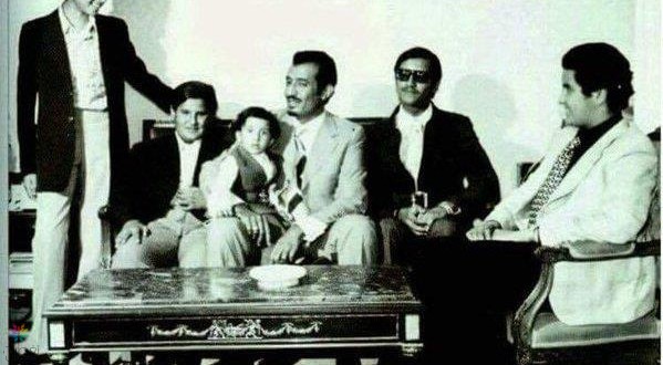 صورة نادرة للملك سلمان مع أبنائه