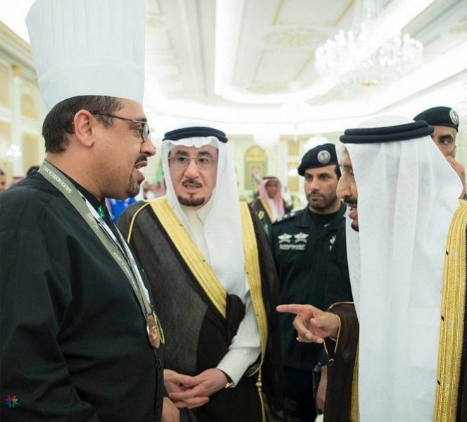خادم الحرمين يستقبل وزير العمل