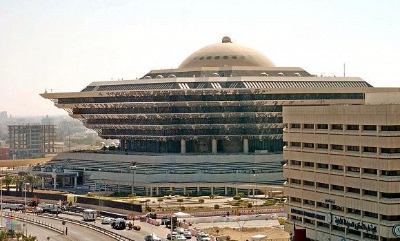 العبث في لوحات المركبات: لجنة تحقيق داخلية