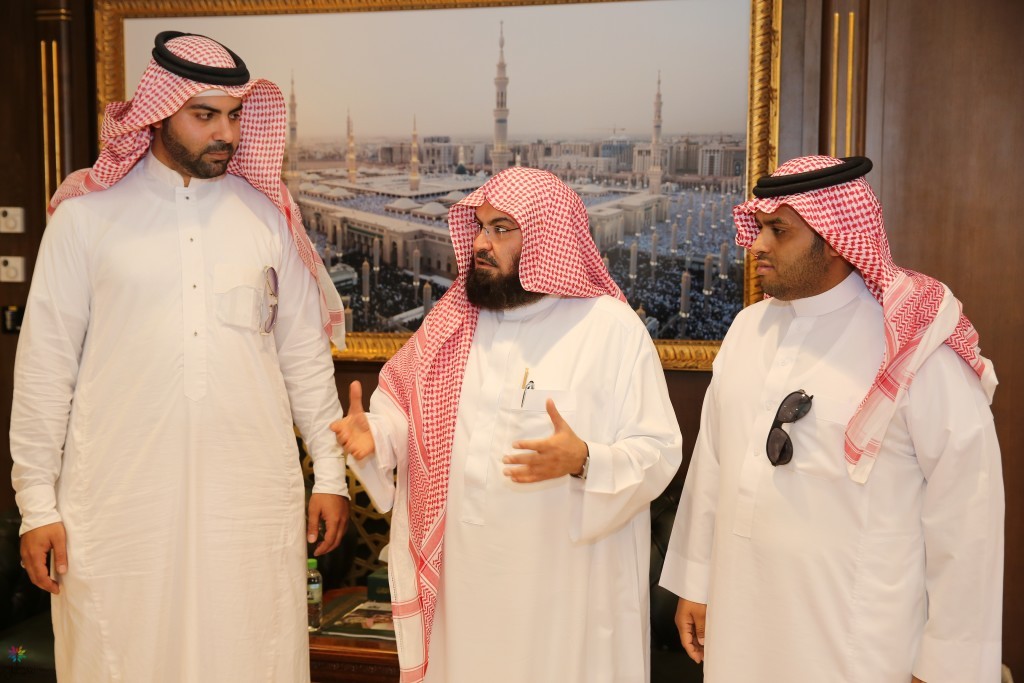 السديس يوجه أول مبتعثيْن من رئاسة الحرمين بأن يكونا سفراء لدينهما ووطنهما