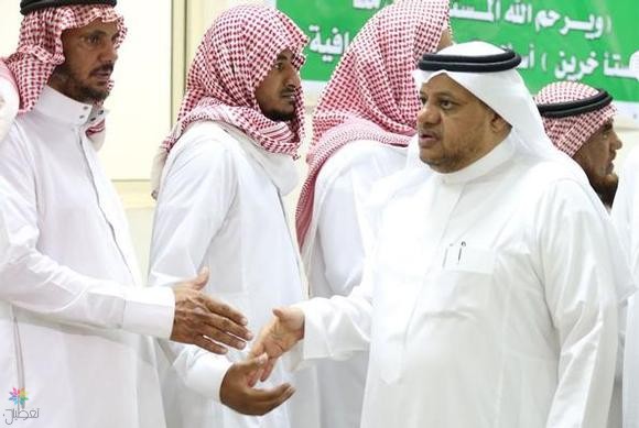 مدير تعليم جدة يعزي أسرة نواف السلمي