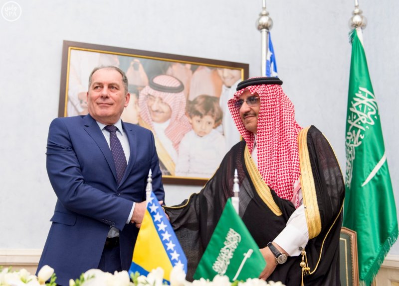 ولي العهد ووزير الأمن بجمهورية البوسنة والهرسك يوقعان اتفاقية تعاون بين البلدين