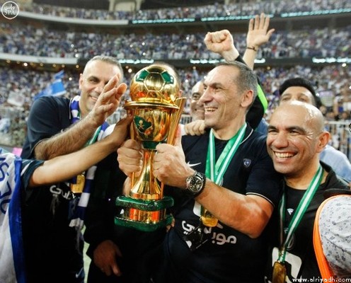 إدارة الهلال تسلم دونيس مستحقاته بالكامل