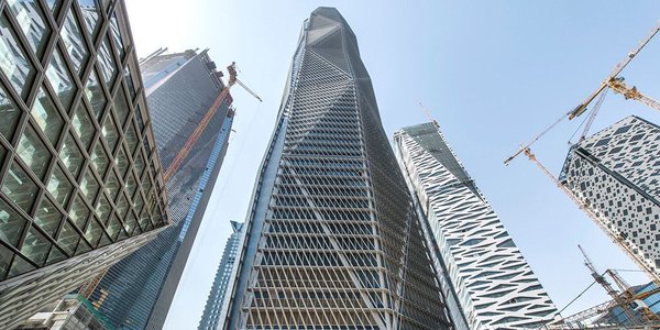 صندوق الاستثمارات العامة: عرض لشراء مركز الملك عبدالله