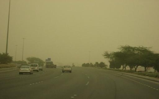 طقس حار على معظم مناطق المملكة وغـبار وأتربة