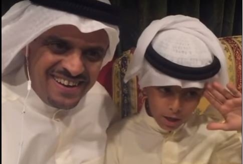 طفل كويتي يلقي قصيدة: كلنا سلمان