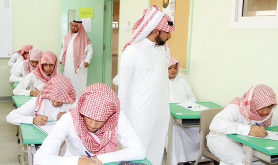 بعد تسرب الأسئلة .. “التعليم” تشكل لجنة لتقويم تجويد الاختبارات المركزية