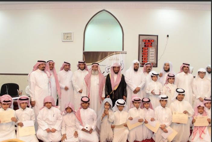 حلقات جامع أنس بن مالك بالأحساء تختتم أنشطتها