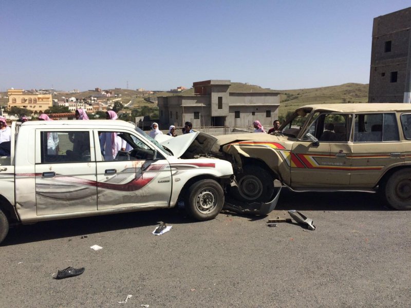 حادث سير بالباحة: إصابة 11 طالبًا