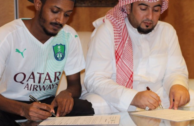 علي عواجي للأهلي: عقد 5 سنوات