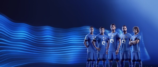 طقم الهلال الجديد: الكشف الرسمي للموسم القادم