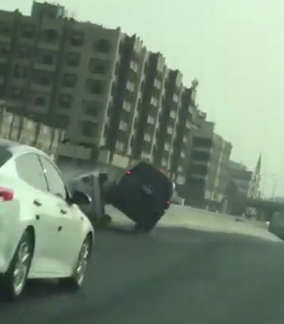الإطاحة بمالك السيارة المتسببة بانقلاب بجدة