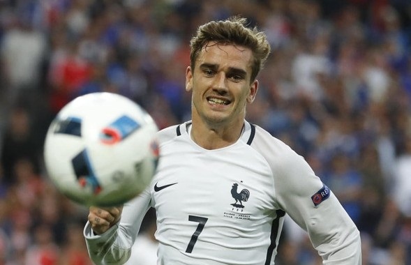 جريزمان يجدد عقده مع أتلتيكو مدريد