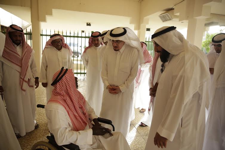 الحقباني يزور المسنين: تفاصيل الزيارة