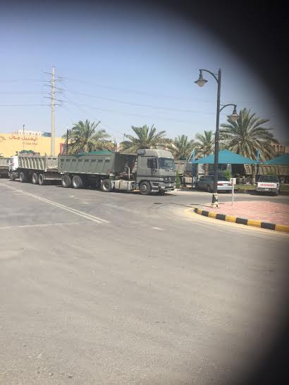 الجبيل تضبط سرقة الرمال: 25 شاحنة!