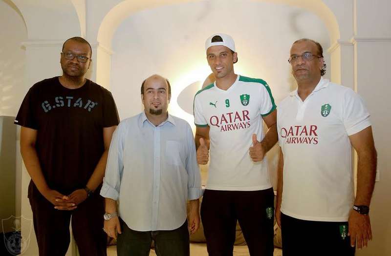 عمر السومة والأهلي: تجديد العقد حتى 2020