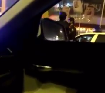 اعتداء فتيات على رجال أمن بالرياض.. فيديو