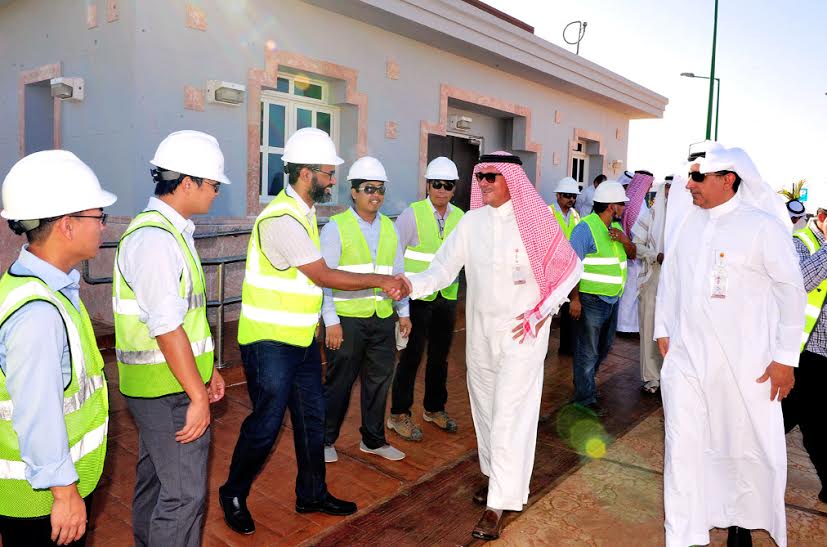 نصيف يتفقد الواجهة البحرية بينبع
