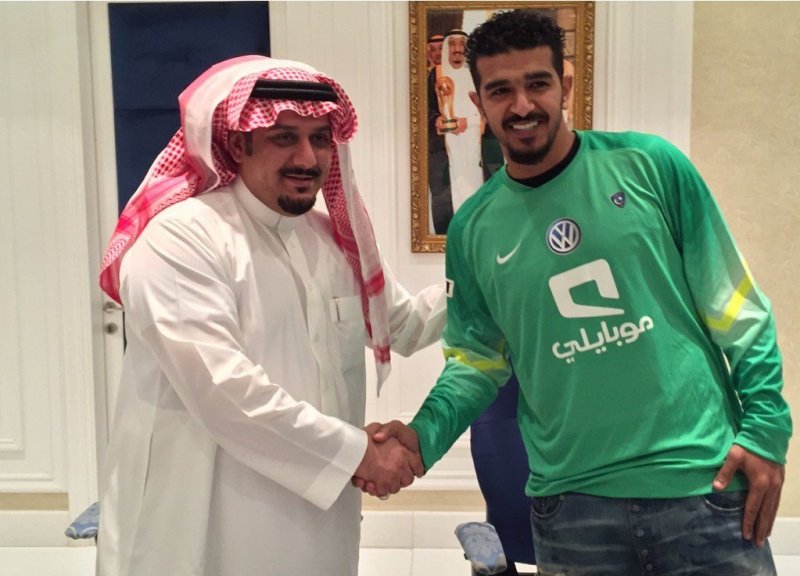 عبدالله المعيوف في الهلال: عقد لمدة عامين