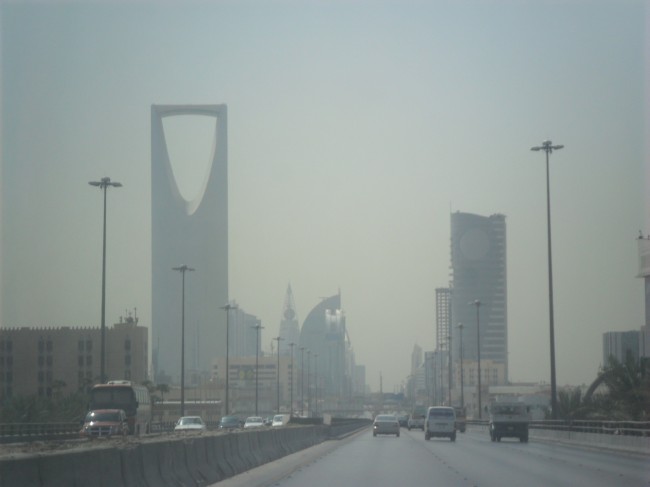 رياح نشطة في الرياض: تنبيه الأربعاء