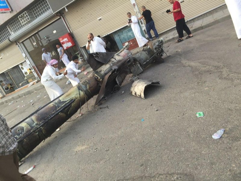 الدفاع الجوي يعترض صاروخاً في عسير