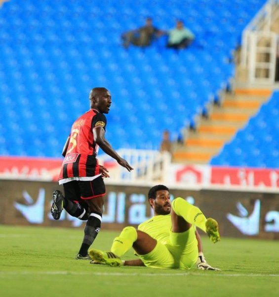 الرائد يتأهل لدور الـ16 بكأس ولي العهد