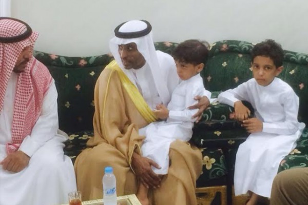 محافظ صبيا يعزي أسرة الشهيد الهمامي