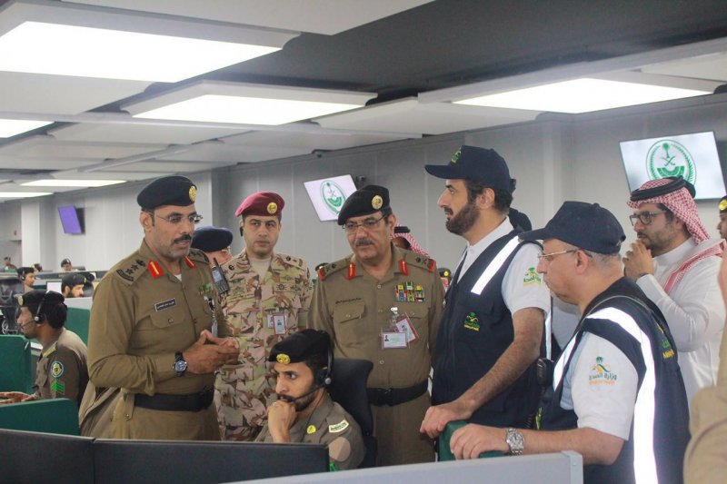 زيارة وزير الصحة لمركز 911 بمكة