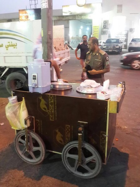 الدمام تضبط باعة متجولين | مخالفات