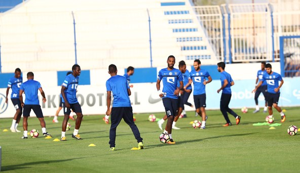 الهلال والقادسية: تحضيرات نهائية للمباراة