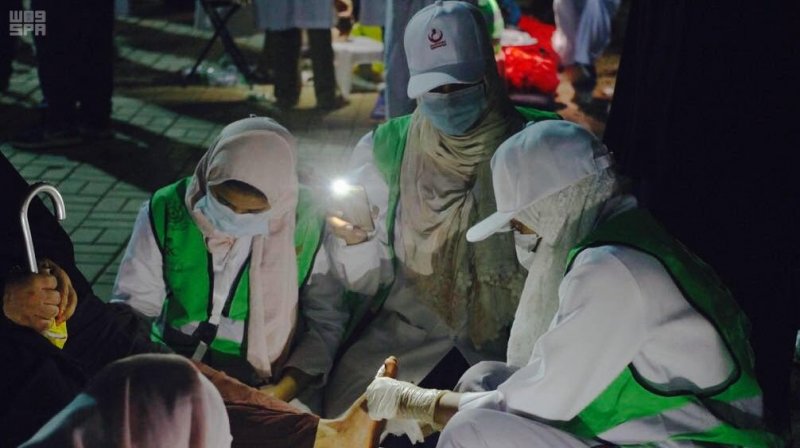 متطوعون في خدمة الحجاج: صور إنسانية