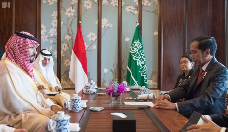 ولي العهد يجتمع بالرئيس الاندونيسي