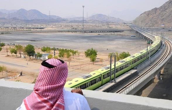 أساور قطار المشاعر: توزيعها يبدأ غداً