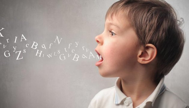 التلعثم لدى الطفل: أسباب وعلاج