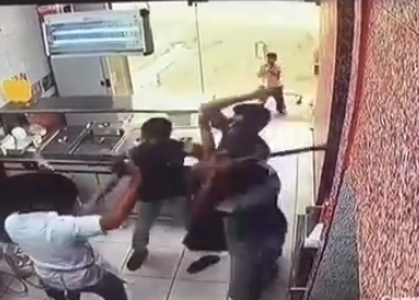 اعتداء على عامل بوفيه: تفاصيل القضية