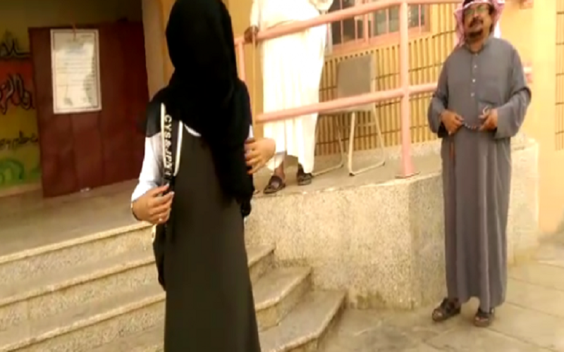 التحقيق في خروج الطالبات بدون عباءة بصبيا