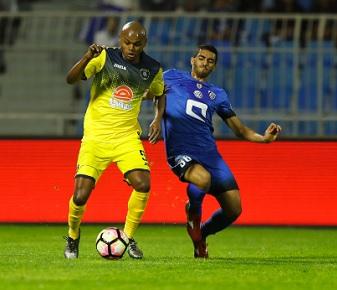 فوز الهلال والأهلي: نتائج الجولة 15