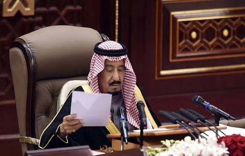 خادم الحرمين: السعودية تتجاوز التحديات