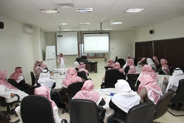جمعية مكنون تدعم المجمعات النموذجية